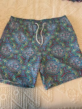 Vineyard Vines Geometric Turtle Print Swim Trunks